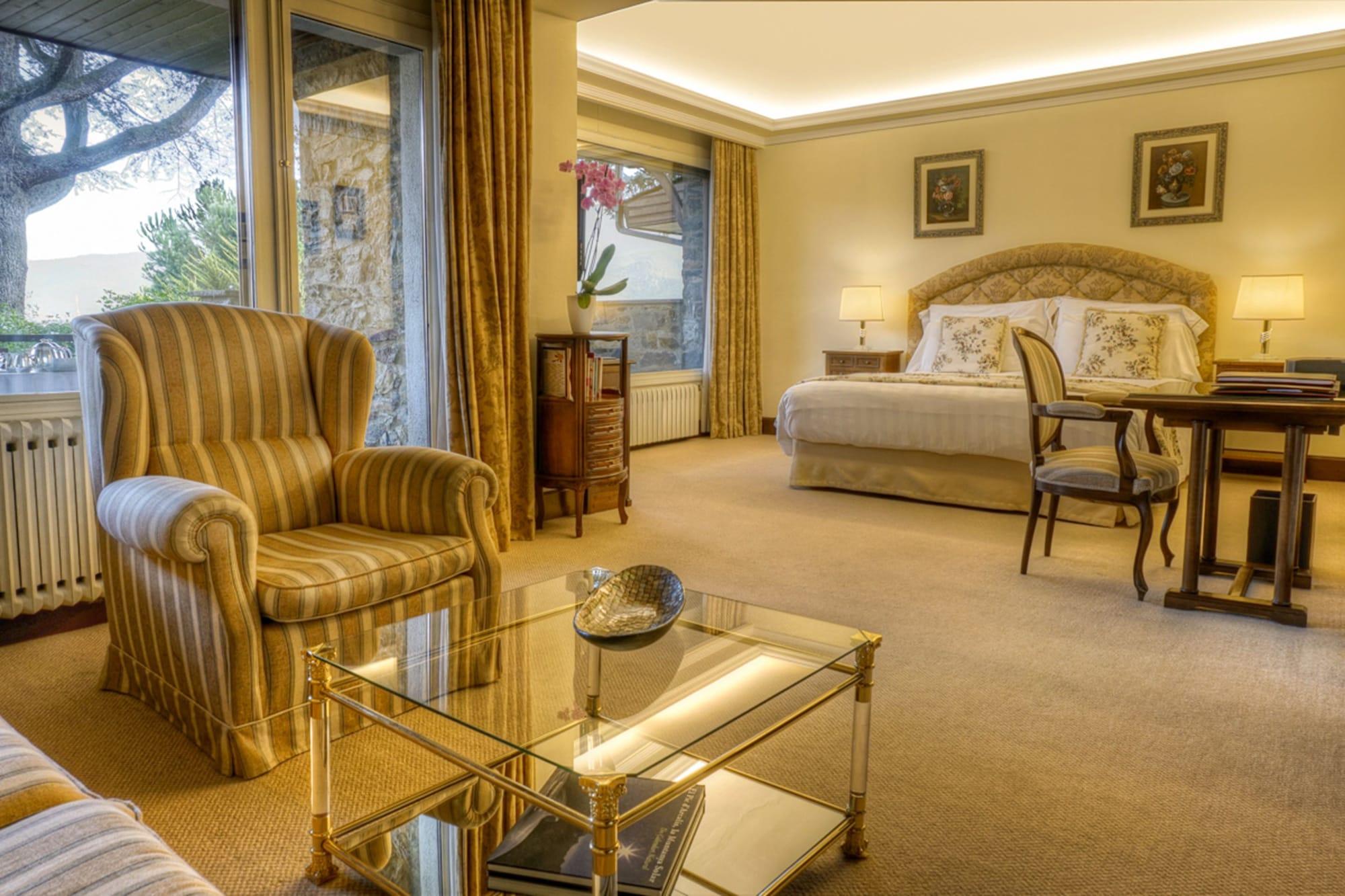 El Castell De Ciutat - Relais & Chateaux 라 세우 두르헬 외부 사진