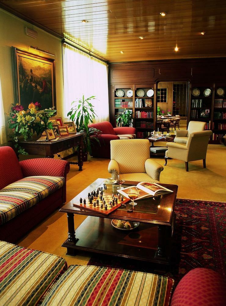 El Castell De Ciutat - Relais & Chateaux 라 세우 두르헬 외부 사진